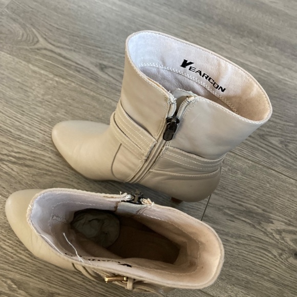 Almost brand new leather boots - Picture 3 of 3